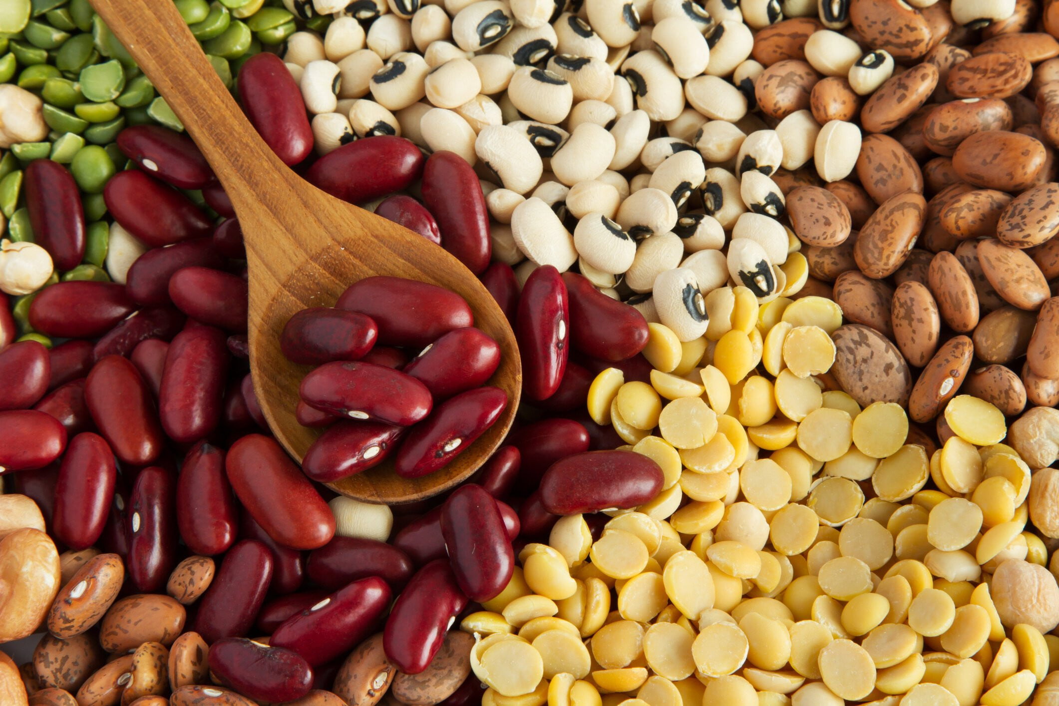 Các loại đậu là một nguồn cung cấp protein thực vật dồi dào, bao gồm cả collagen